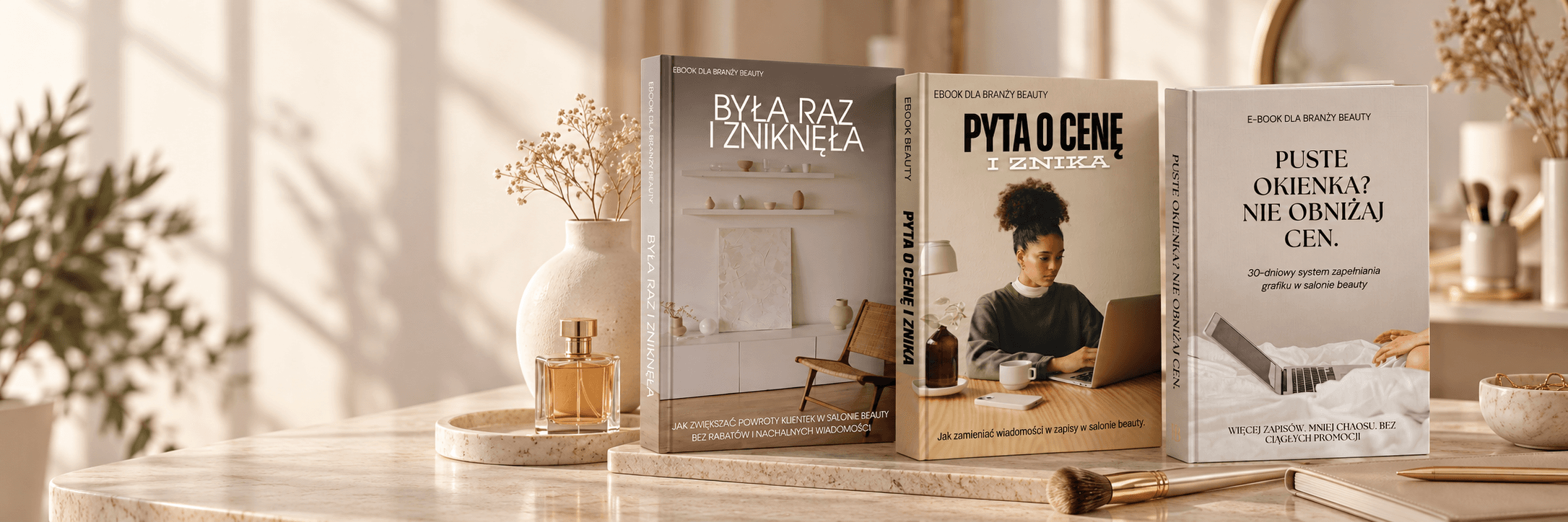 Kolekcja ebooków dla branży beauty na marmurowym blacie